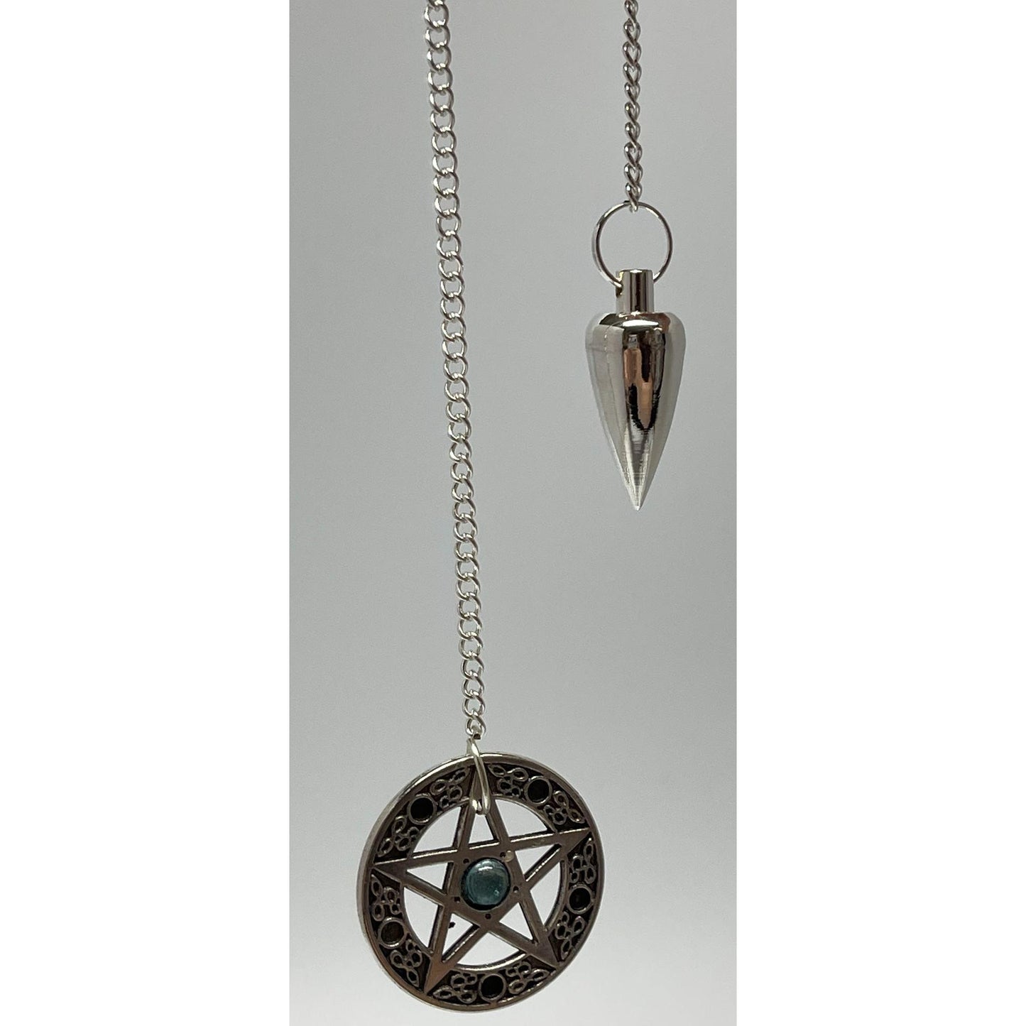 Péndulo de metal con cono de pentáculo Metal cepillado
